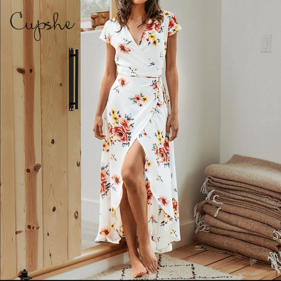 Cupshe Dresses & Skirts - 🌺 White Floral Cupshe Dress 🌺